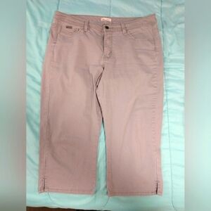 Women's Lee size 12 Capri